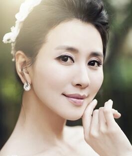 韩版王祖贤!46岁女星自曝做双眼皮手术失败 医