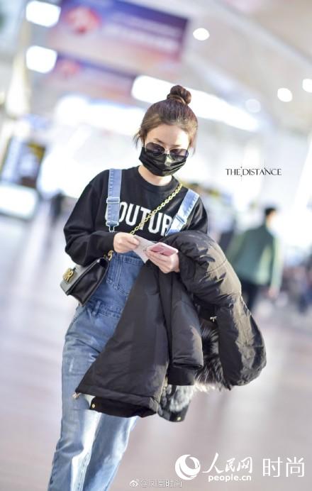 女星减龄致胜法宝 杨幂angelababy领衔背带裤