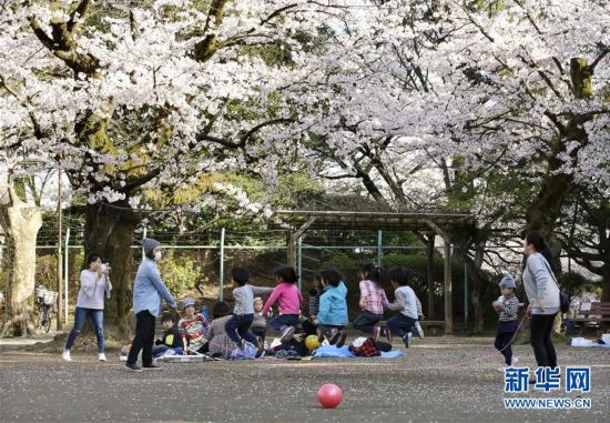 [1]��������ߣ�ӣ��ʢ��