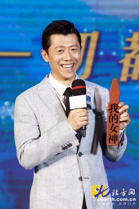 《反转人生》定档 宁静夏雨复刻24年前亲密照片