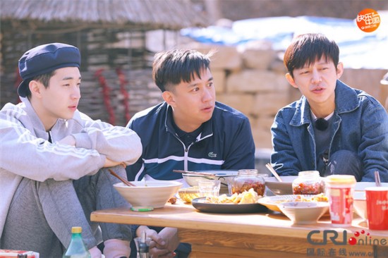 《向往的生活》谢娜赵丽颖变 炕王 何炅厨艺感