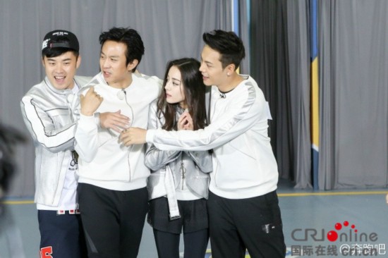 迪丽热巴退出跑男Baby热巴互撕 baby胜在哪?