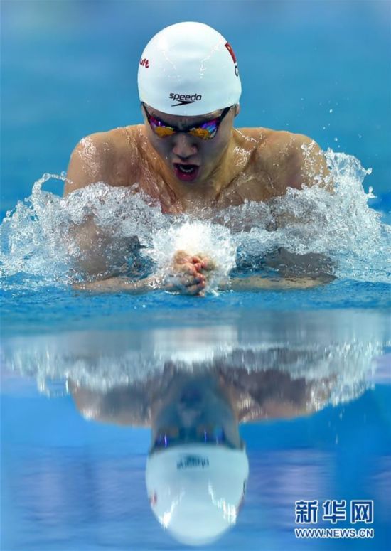 冠军赛:闫子贝获男子100米蛙泳冠军