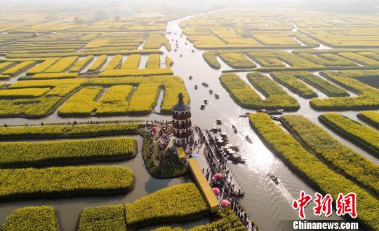 江苏泰州兴化千垛菜花景区游船爆炸 两名船工