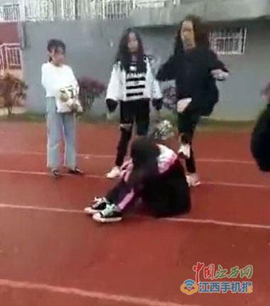 江西:多人在学校遭女生掌掴拽发打人者道歉女生183图片