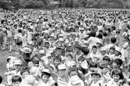 台湾昔日万人小学如今仅剩500人