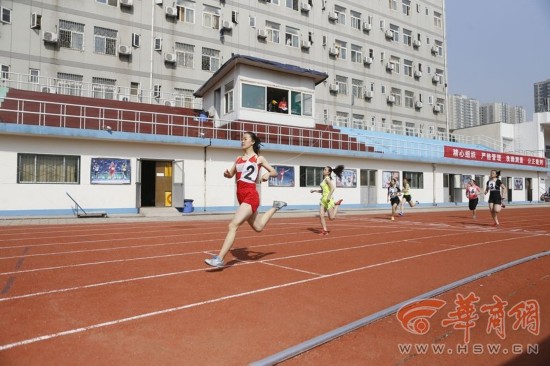 探访陕西体育专业高考现场 进场后验身四次