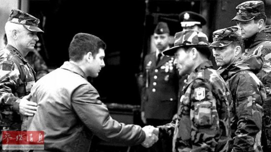 朝美掰手腕?打飞机扣船 砍树引血案