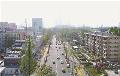 南京北京东路快车道全面撤除围挡 恢复交通