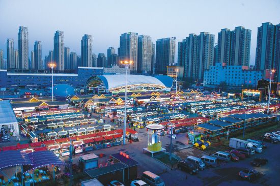 沈阳塔湾兴顺夜市:春已暖,来赴 食 里夜宴