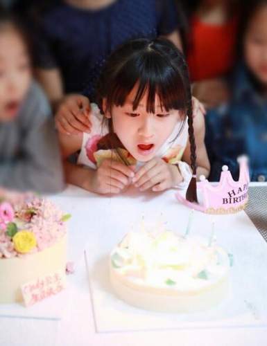 森碟九岁啦!田亮晒女儿田雨橙美照为其庆生