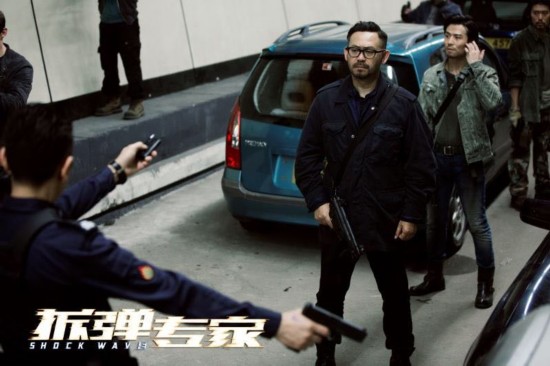 《拆弹专家》曝姜武特辑 刘德华晒照心系上映