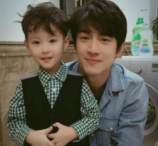 《放开我北鼻》第二季apple个人资料 林更新成