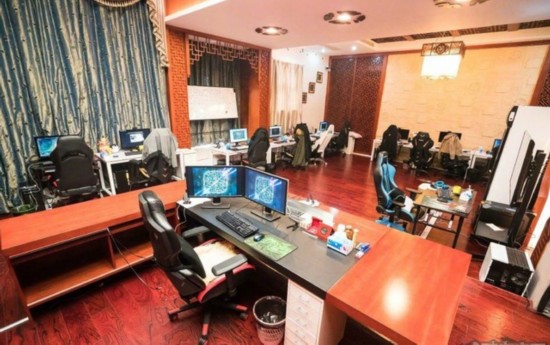 RNG管微晒训练室:华丽堪比宴会厅 壕气十足