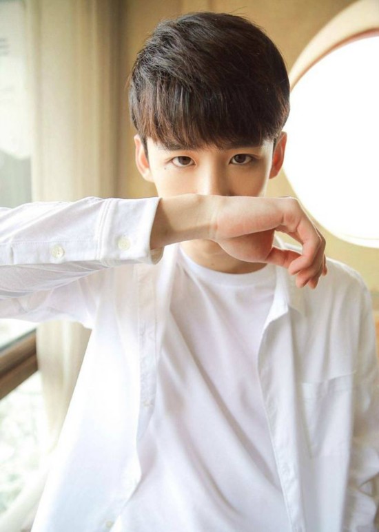 热巴井柏然白敬亭米热 据说这些有泪痣的明星