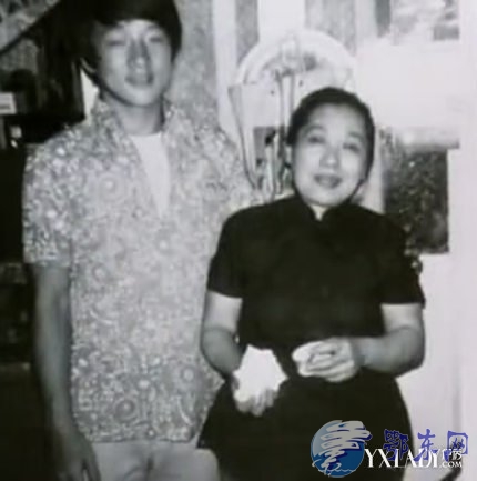 成龙忆母亲泪崩:不知不觉间错过了最重要的东