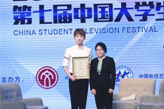 中国大学生总人口_全国大学生合唱团集美放歌 比赛总人数超千人(2)