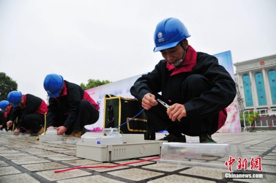 江西万载举办职工技能大赛 160人竞技比武