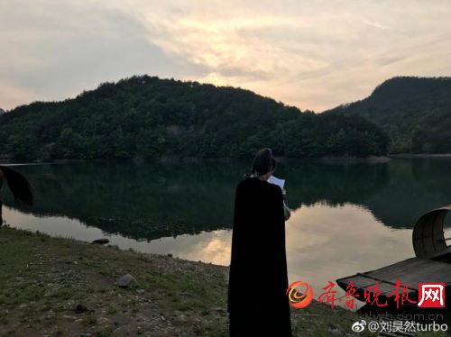 《琅琊榜2》拍摄最新消息 刘昊然身披黑色披衣