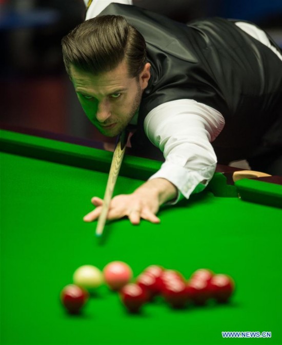 (SP)BRITAIN-SHEFFIELD-SNOOKER-WORLD CHAMPIONSHIP-SEMIFINAL-DING VS SELBY 