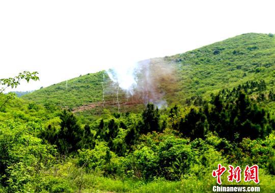 湖北孝昌县集中销毁一批非法枪支弹药和废旧爆炸物品