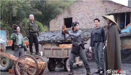吴亦凡赵丽颖搬砖获好评 吴磊搬砖逗趣笑坏众人