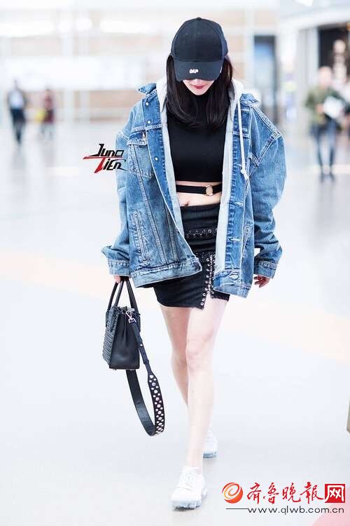 杨幂宋茜纷纷穿起了露脐装 却遭网友群嘲肉太