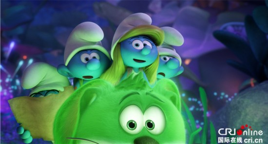 《蓝精灵》曝口碑视频 亲子合家欢电影获盛赞