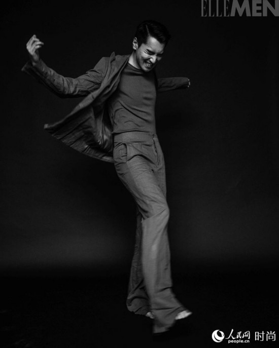 赵又廷拍摄封面大片 黑白照片演绎纯粹本真--人