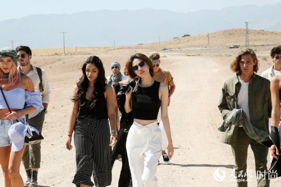 徐璐摩洛哥沙漠写真大片 摩登帅气个性俏皮