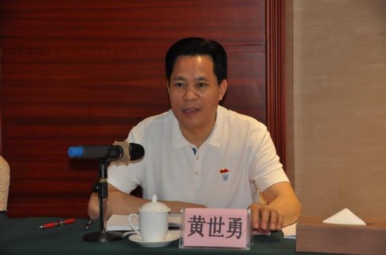 黄世勇到宁明县调研脱贫攻坚工作