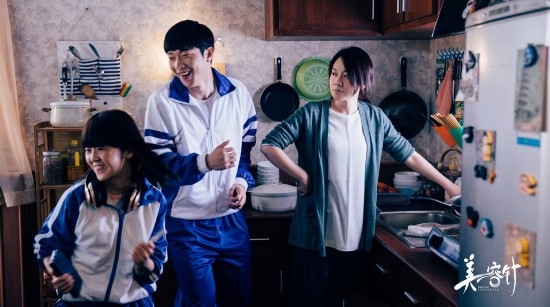 闫妮《美容针》演绎二次元 银幕内外恋着多欢喜