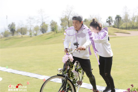 《奔跑吧》兄弟团秀 惨不忍睹 化妆术 唐艺昕疯