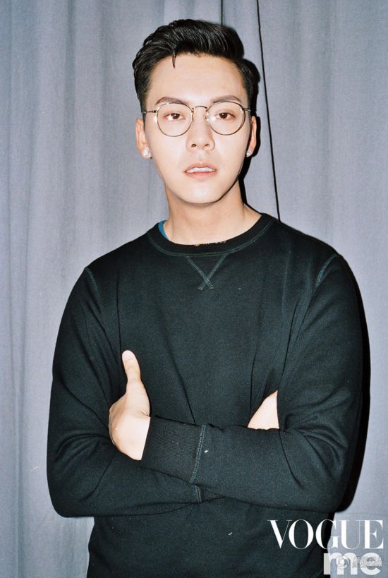 陈伟霆MV写真曝光 复古穿搭诠释简色主义