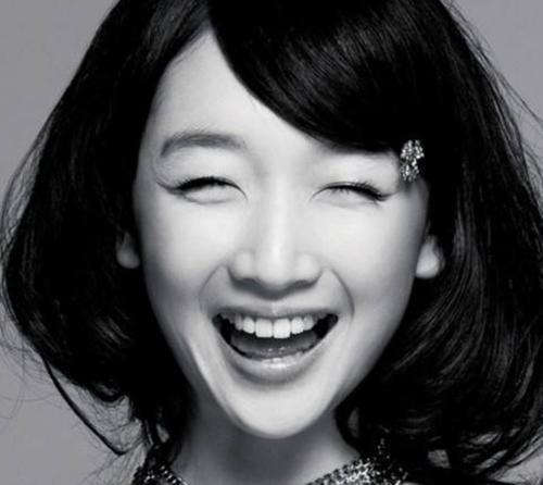 唐艺昕热巴"治愈系"女星的笑容真的很有感染力