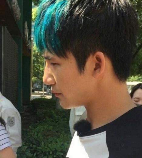 明星签名长啥样?赵丽颖复杂古天乐王源字体笑