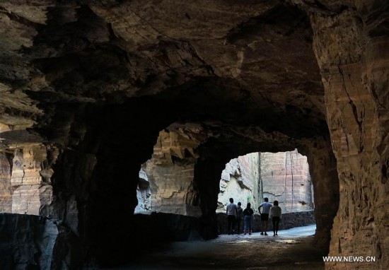 CHINA-HENAN-GUOLIANG VILLAGE-CLIFF ROAD (CN)