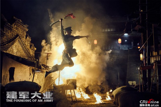 《建军大业》战争场面恢宏震撼 浴血战斗挽救革命
