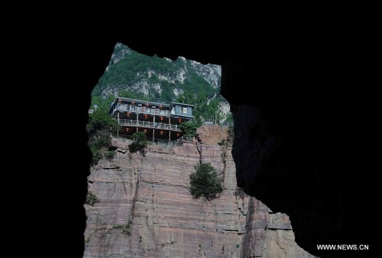 CHINA-HENAN-GUOLIANG VILLAGE-CLIFF ROAD (CN)