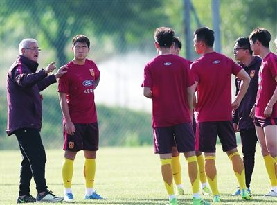 里皮激励队员心向国足