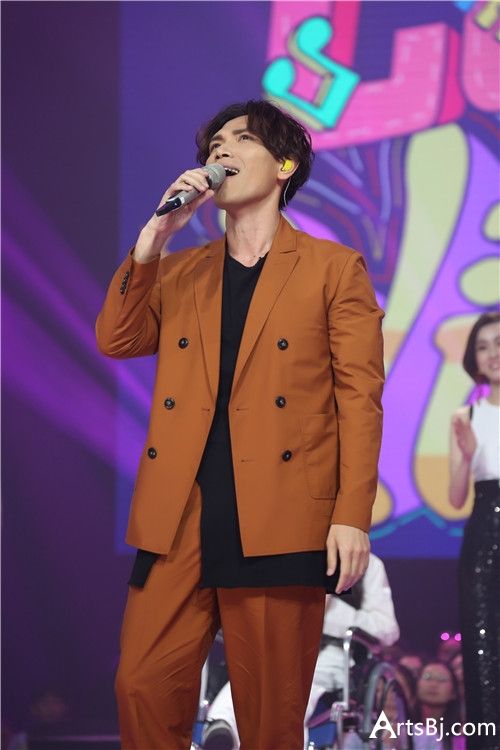 杨宗纬粉丝听歌瘦40斤 《我想和你唱》韩红认“偶像”
