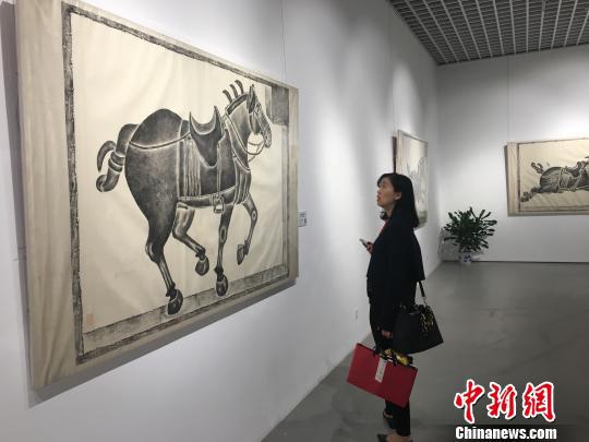 部分拓片的原石已有损毁,只能靠拓片窥其全貌,更显弥足珍贵。 申冉 摄