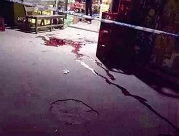 男孩当街遭砍伤:7岁男孩上学途中被砍 已送往医院救治