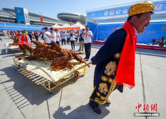 新疆烧烤大师在乌鲁木齐展(图2)