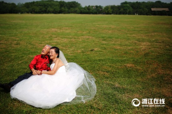 三环主路拍婚纱照_智厚和丝草拍婚纱照