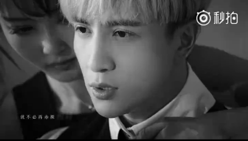 薛之谦暧昧MV被子望挑逗到底 薛之谦暧昧子望