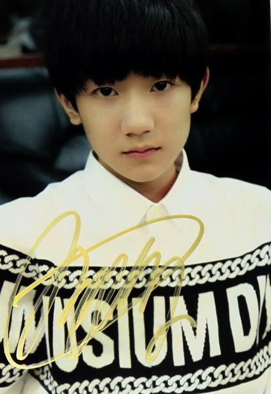 明星签名长啥样?赵丽颖复杂古天乐王源字体笑