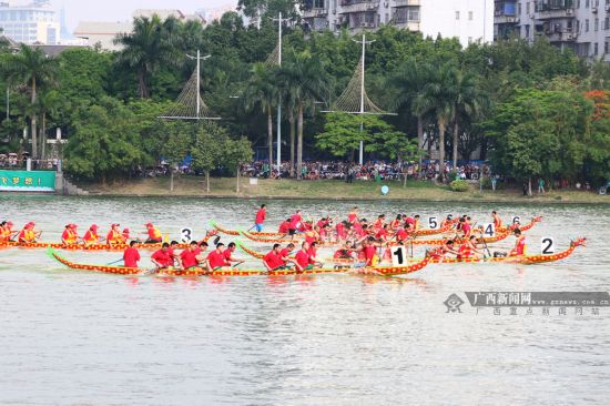 2017中国·东盟国际龙舟赛落幕 明年移师邕江举行