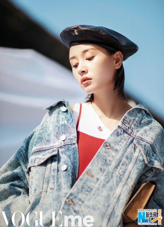 王子文街拍大片曝光 混搭有型潮范儿十足