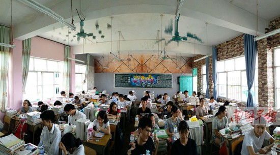 学生自己设计自行施工 南宁四十三中教室成